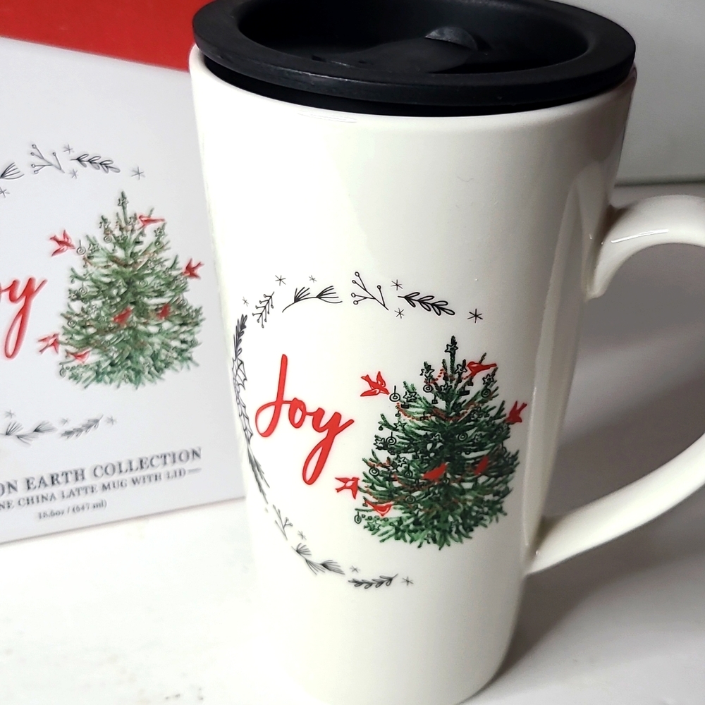Peace On Earth ..Joy .Latte Mug with Lid..18.5 oz..
